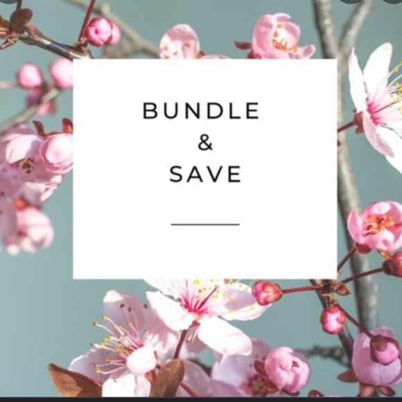 🎉HP🎉 Vince Camuto Embroidered Floral Top with embellished Sleeves - Picture 9 of 10